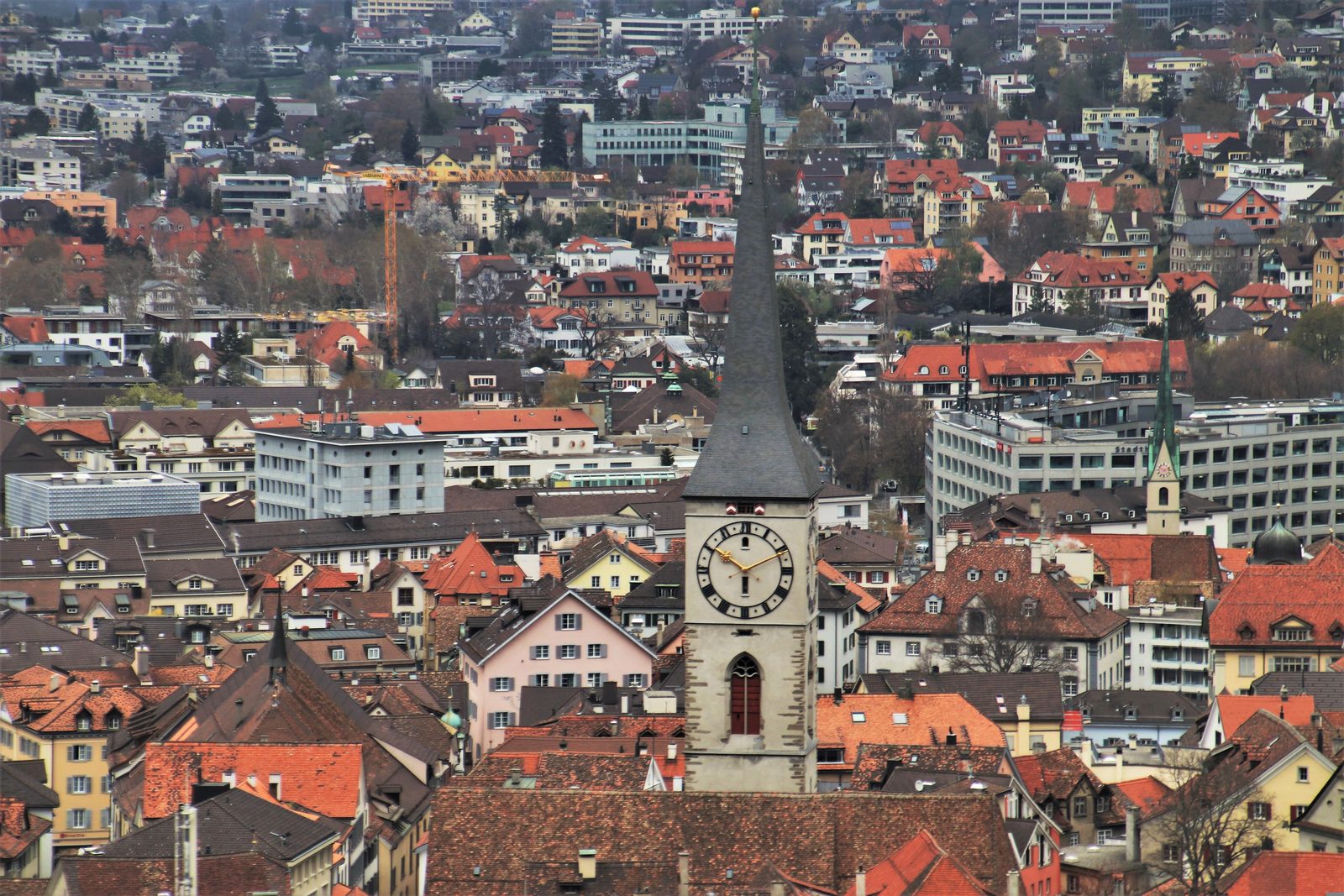 Chur: Martinsturm über den Dächern der Altstadt